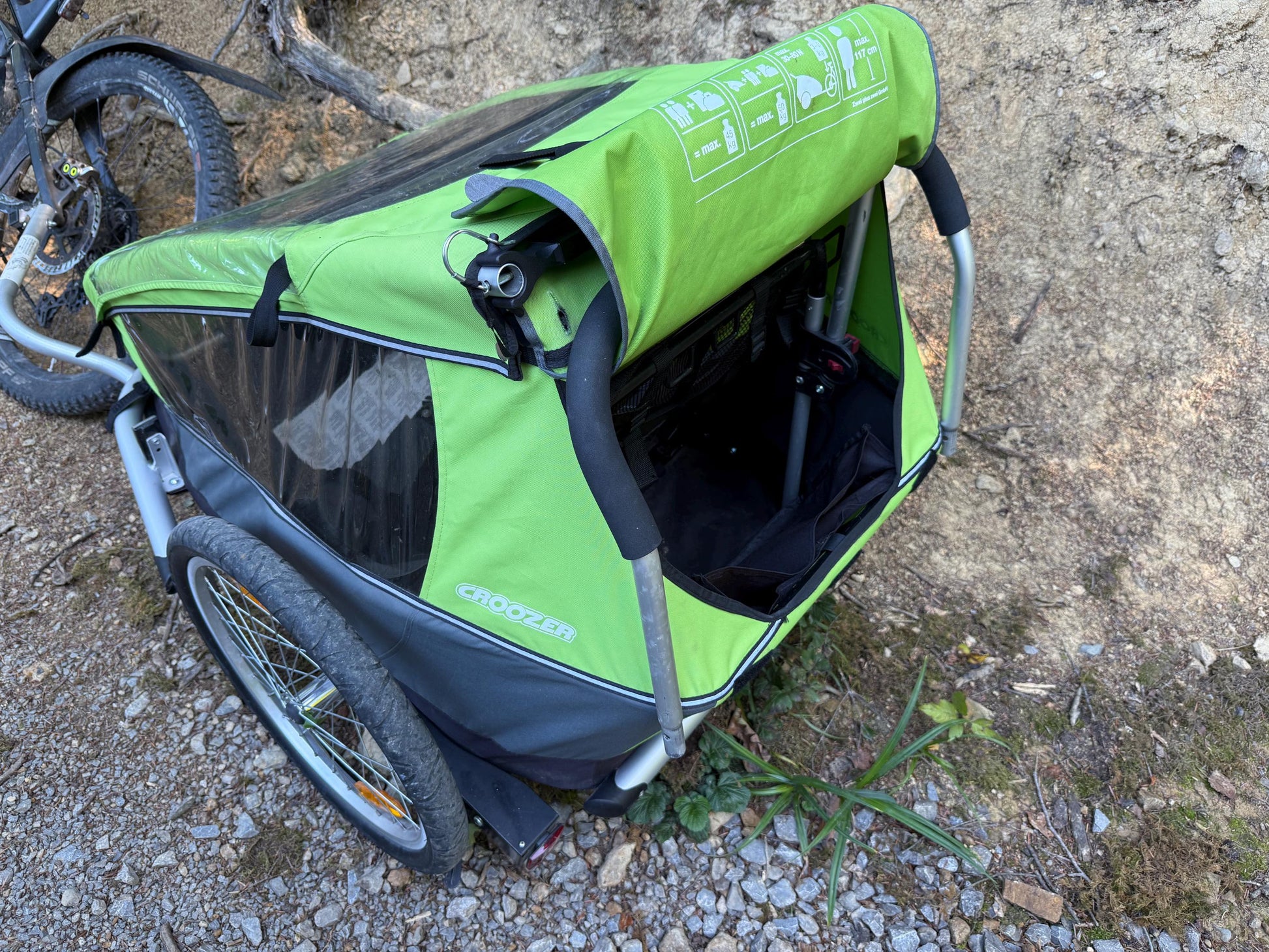 Halter für Kinderfahrrad bis 16 Zoll am Croozer Kid for 2 Fahrradanhänger Baujahr 2010 bis 2020