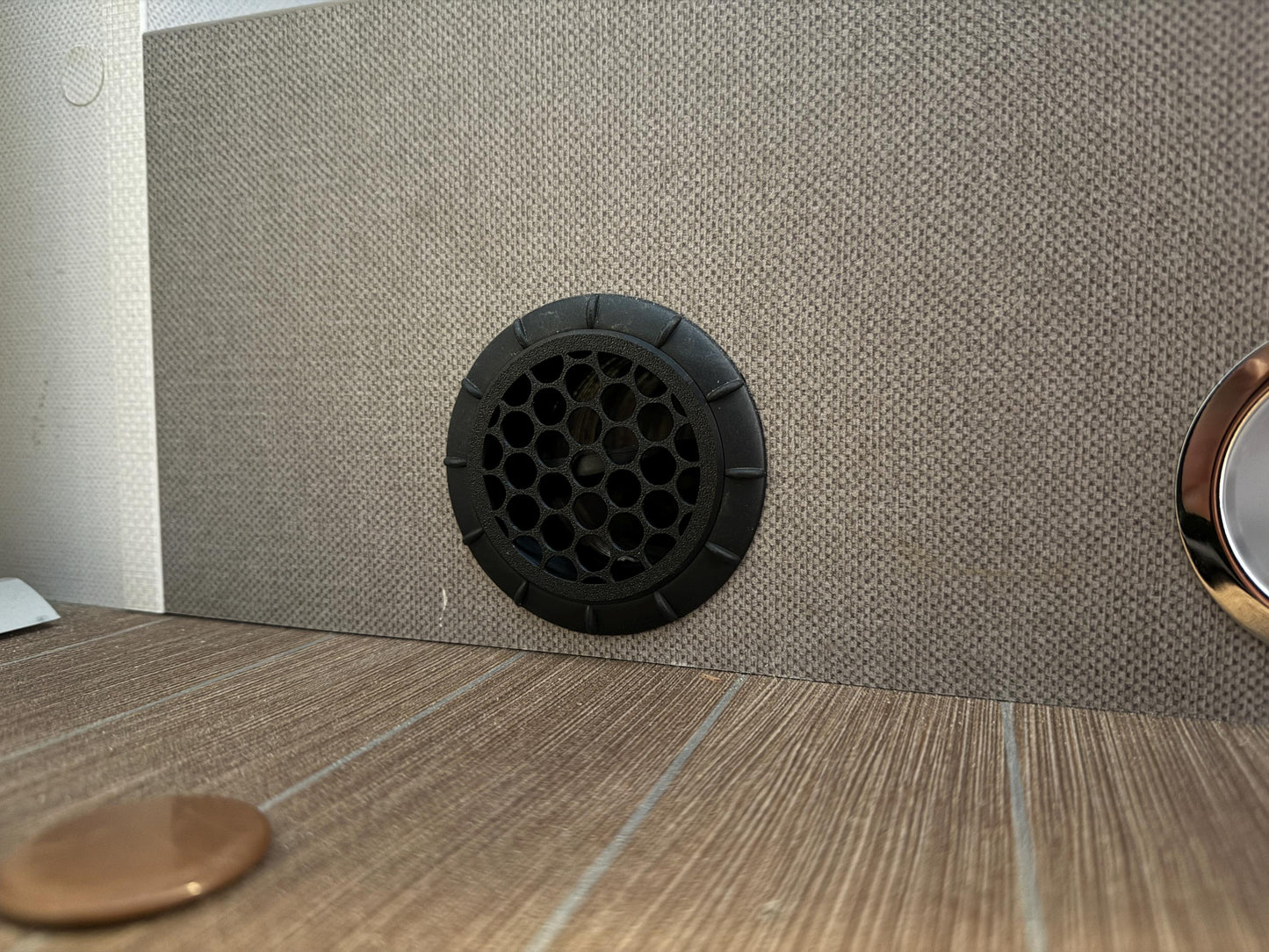 Einsatz mit Kreis-Muster für Truma Endkappe 65mm aus PC Kunststoff für Truma Combi