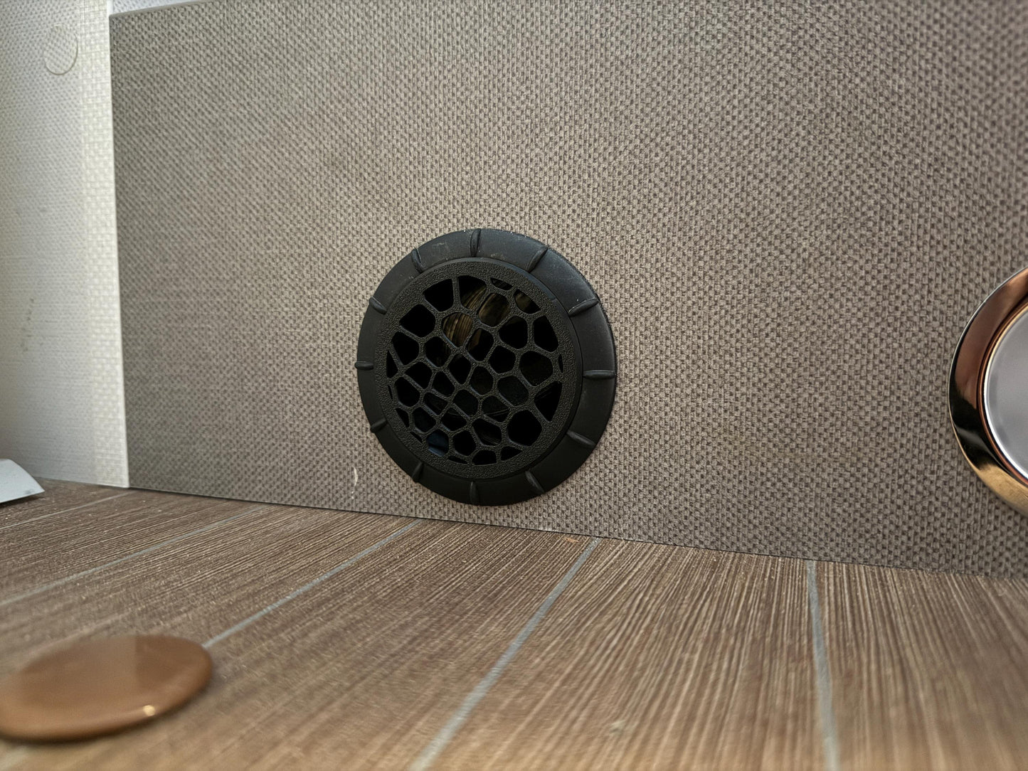 Voronoi Einsatz für Truma Endkappe 65mm 3D gedruckt für Truma Combi 4 und 6